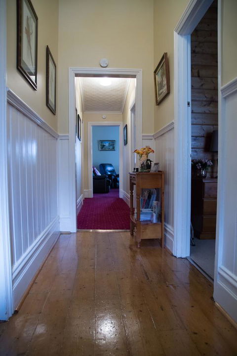 Airleigh-Rose Cottage - Accommodation Burleigh 25