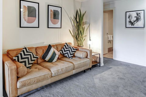 Southbank Tower Apartments - Accommodation Burleigh 4