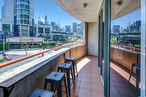 Southbank Tower Apartments - Accommodation Burleigh 1