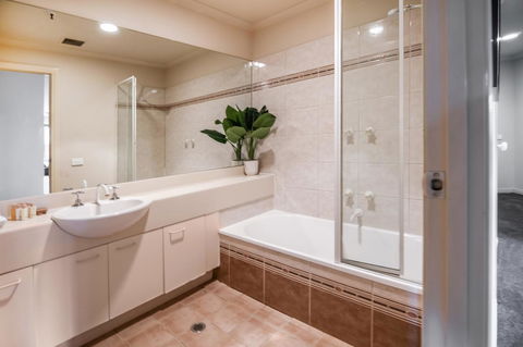 Southbank Tower Apartments - Accommodation Burleigh 9