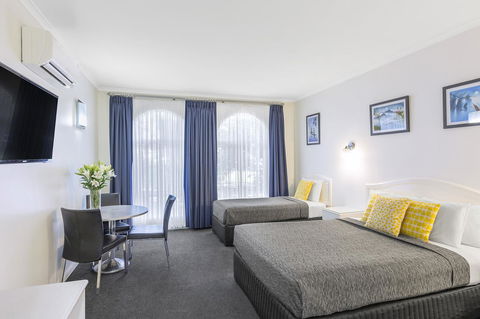 Cathedral Motor Inn - Accommodation Burleigh 8