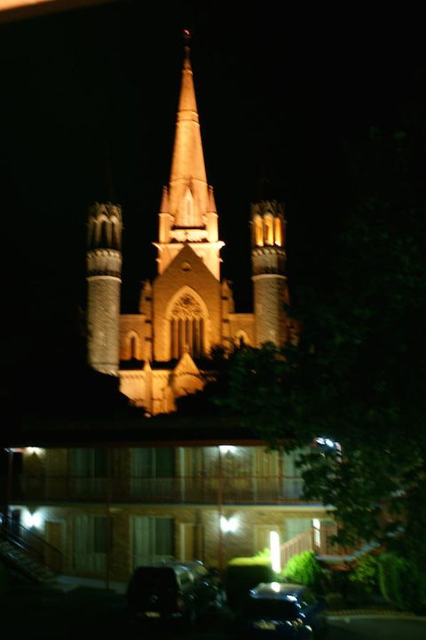 Cathedral Motor Inn - Accommodation Burleigh 2