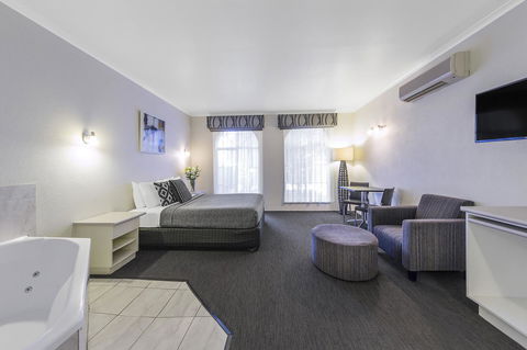 Cathedral Motor Inn - Accommodation Burleigh 19