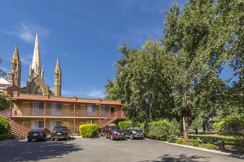 Cathedral Motor Inn - Accommodation Burleigh 1