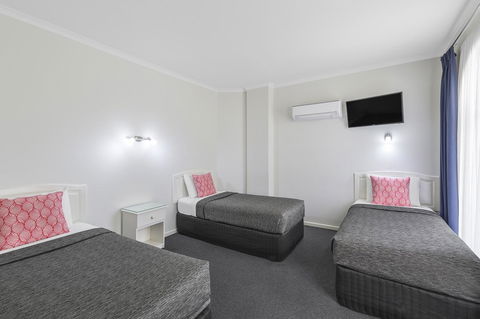Cathedral Motor Inn - Accommodation Burleigh 11