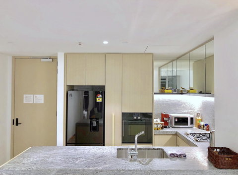 Fawkner Apartment Bay-view 5 - Accommodation Burleigh 6