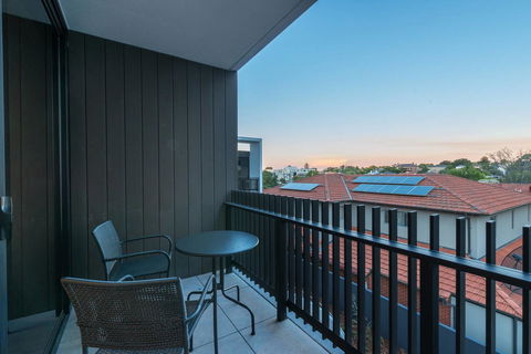Astrina 2 Bed 2 Bath Apartment - Accommodation Burleigh 11