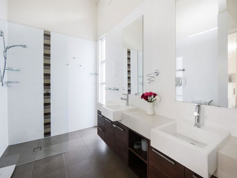 Boutique Stays - Maple On Kent - Accommodation Burleigh 12