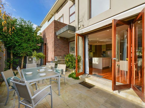 Boutique Stays - Maple On Kent - Accommodation Burleigh 21