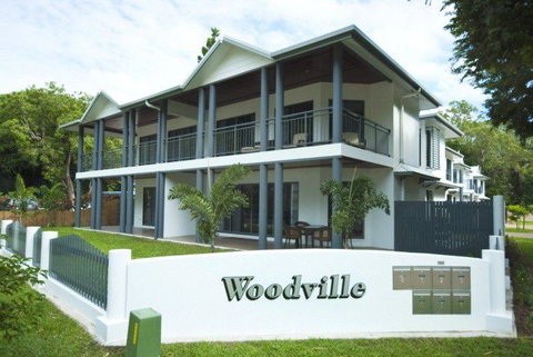 Woodville Beach Townhouse 6 - Accommodation Burleigh 0