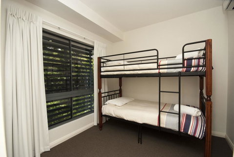Woodville Beach Townhouse 6 - Accommodation Burleigh 1