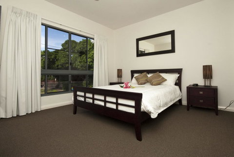 Woodville Beach Townhouse 6 - Accommodation Burleigh 8