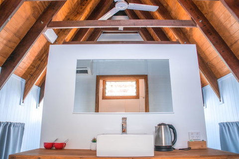 Nomads Magnetic Island - Accommodation Burleigh 4