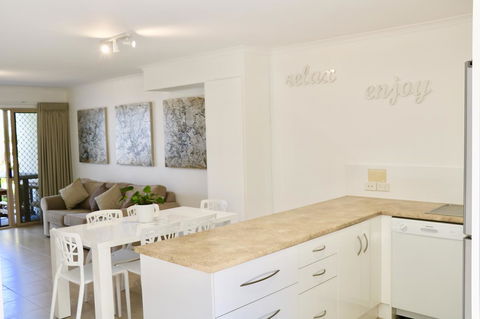 Beach Break - Accommodation Burleigh 11