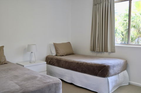 Beach Break - Accommodation Burleigh 15