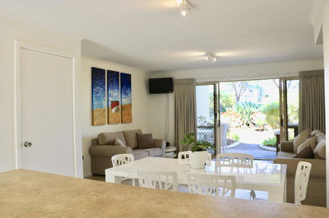 Beach Break - Accommodation Burleigh 14