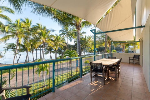 Sails On Horseshoe - Accommodation Burleigh 35