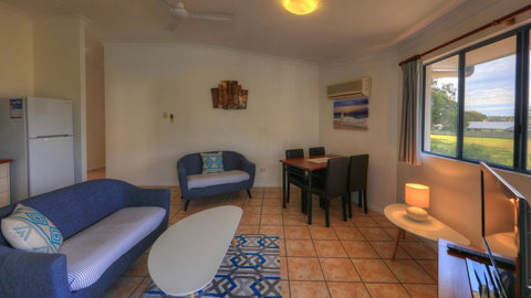 Dolphin Waters - Accommodation Burleigh 3