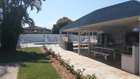 Alex Beach Cabins And Tourist Park - Accommodation Burleigh 15