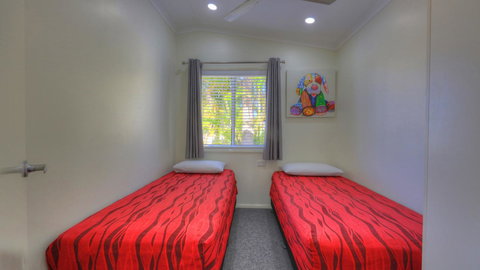 Alex Beach Cabins And Tourist Park - Accommodation Burleigh 31