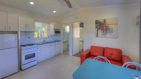 Alex Beach Cabins And Tourist Park - Accommodation Burleigh 22