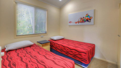 Alex Beach Cabins And Tourist Park - Accommodation Burleigh 12