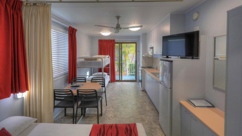 Alex Beach Cabins And Tourist Park - Accommodation Burleigh 33