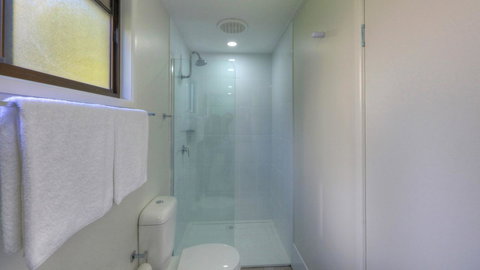 Alex Beach Cabins And Tourist Park - Accommodation Burleigh 28