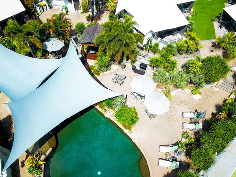 Island Leisure Resort - Accommodation Burleigh 11