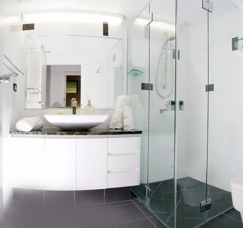Poinciana 112 - Accommodation Burleigh 7