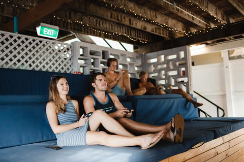 Mad Monkey Central - Accommodation Burleigh 37