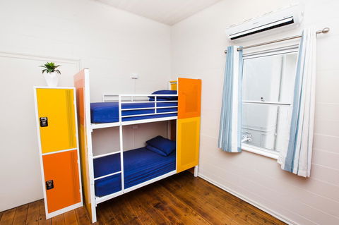Mad Monkey Central - Accommodation Burleigh 5