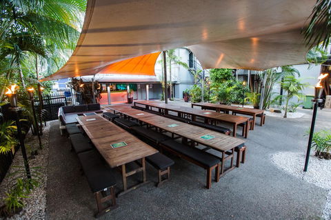 Mad Monkey Central - Accommodation Burleigh 11