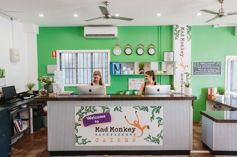 Mad Monkey Central - Accommodation Burleigh 2