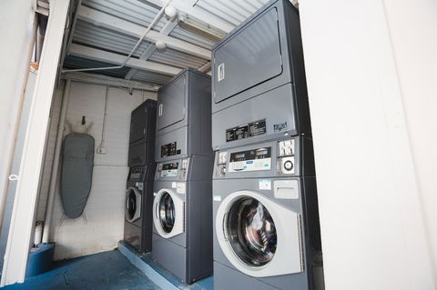 Mad Monkey Central - Accommodation Burleigh 44