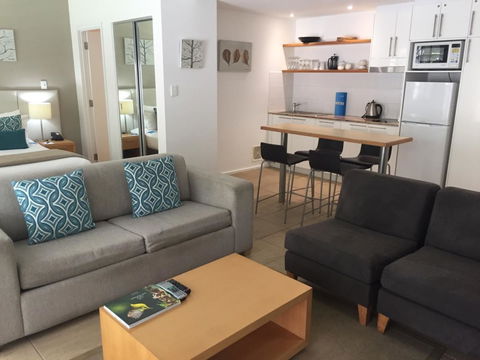Portsea 26 - Accommodation Burleigh 22