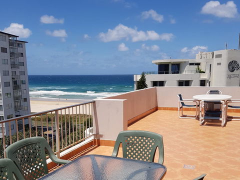 Surfers Chalet - Accommodation Burleigh 37