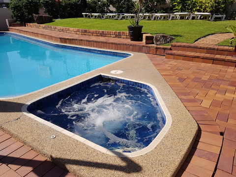 Surfers Chalet - Accommodation Burleigh 26