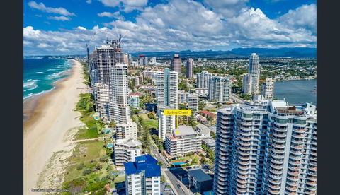 Surfers Chalet - Accommodation Burleigh 12