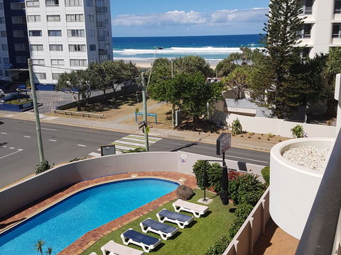 Surfers Chalet - Accommodation Burleigh 14