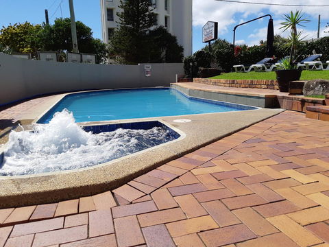Surfers Chalet - Accommodation Burleigh 3