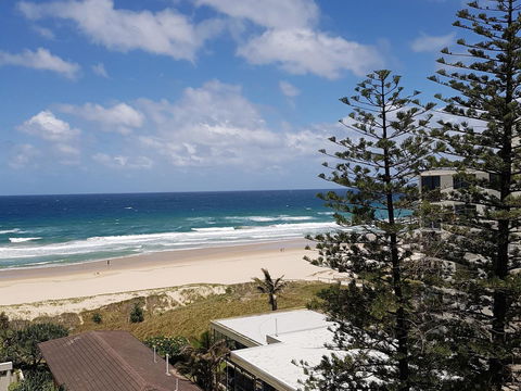 Surfers Chalet - Accommodation Burleigh 35
