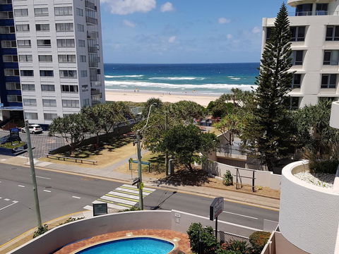 Surfers Chalet - Accommodation Burleigh 31