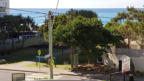 Surfers Chalet - Accommodation Burleigh 20