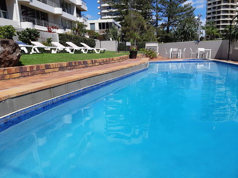Surfers Chalet - Accommodation Burleigh 7