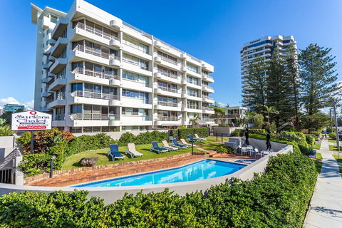 Surfers Chalet - Accommodation Burleigh 0