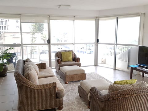 Surfers Chalet - Accommodation Burleigh 32