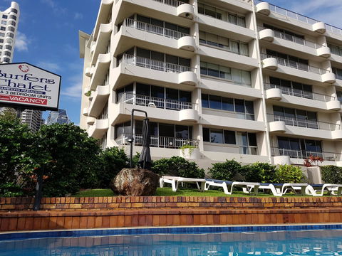 Surfers Chalet - Accommodation Burleigh 13