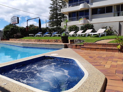 Surfers Chalet - Accommodation Burleigh 6