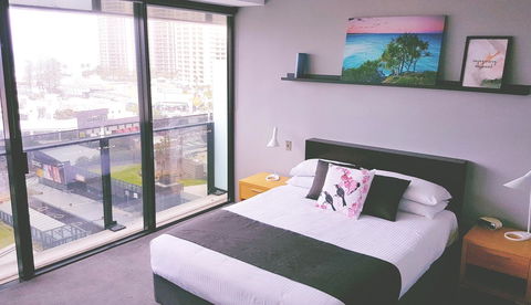 Circle Luxury Holidays - Accommodation Burleigh 23